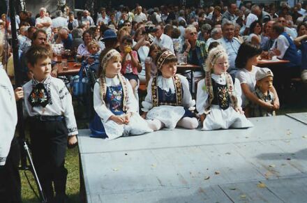 Sommerfest der Siebenbrger Sachsen am 21. Juli am Kuhweiher in Nrnberg. Keine Sorge um unseren Nachwuchs. Sie machen mit und werden auch unsere Traditionen weiterfhren. Foto: Hans Klein
