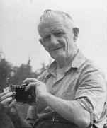 Carl Lehmann mit seiner Liehnhof-Kamera. Foto: Wilhelm Gunesch