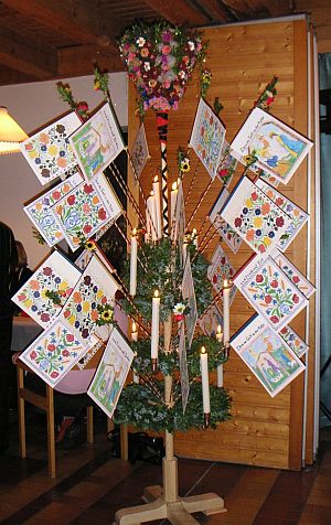Siebenbrgisch-schsischer Lichtert bei der Adventsfeier 2005 in Lohhof-Unterschleiheim.