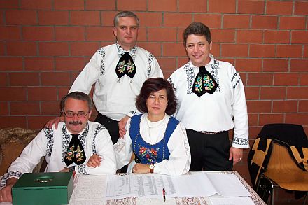 Vorstand der HOG Malmkrog, von links nach rechts: Georg Schirkonger, Wolfgang Wolff, Anni Kloos (geb. Seiwerth), Hans Gross. Foto: Andreas Gross