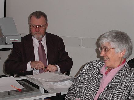 Die Volkskundlerin Hanni Markel und der Literaturwissenschaftler Michael Markel beim Mundartautorentreffen in Nrnberg. Foto: Doris Hutter