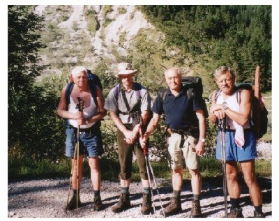 Starteten zu Fu ber die Alpen nach Venezien, von links: Udo Brantsch, Andreas Strozewski, Walter Stutzmller und Karl Martini.