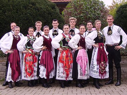 Die Jugendtanzgruppe Mnchen sucht Verstrkung.