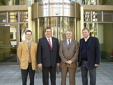 Gesprche der bayerischen und rumnischen Arbeitgeberverbnde in Mnchen, von links nach rechts: Rainer Ptok, Stefan Dobrescu, Gheorghe Naghiu und Stefan Albat.