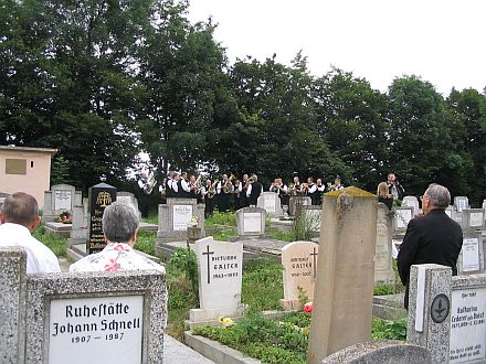 Gedenkfeier am evangelischen Friedhof in Neppendorf. Foto: Renate Bauinger