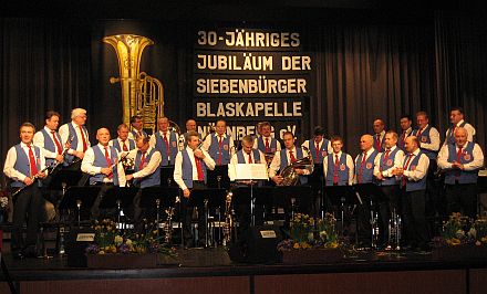 Festlich beim 30-jhrigen Jubilum der Siebenbrger Blaskapelle Nrnberg: unsere begabten Musiker. Foto: Inge Alzner