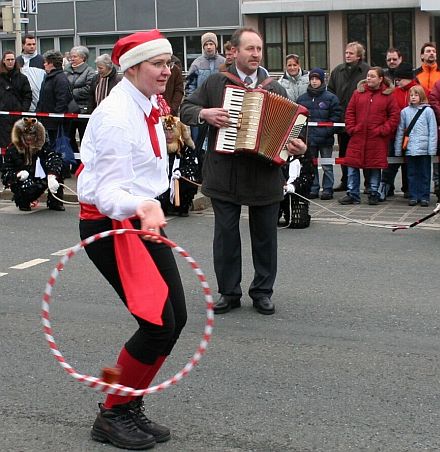 Whrend des Reifenschwingens knieen die Urzeln. Foto: Karl Schuster