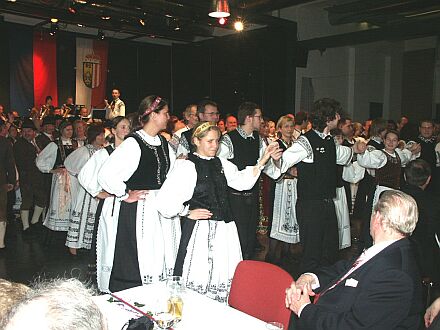 Aufmarsch beim vierten Siebenbrgerball in Obersterreich.