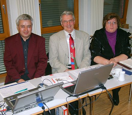 Treffen der HOG-Regionalgruppe Nordsiebenbrgen, von links nach rechts: Georg Schuller, Horst Gbbel und Annemarie Wagner