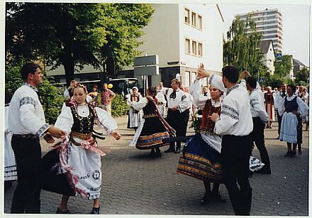Die Tanzgruppe Nieder-Olm und Trachtentrger der Landesgruppe Rheinland-Pfalz/Saarland begeisterten in Koblenz.