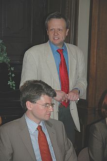 Dr. Harald Roth (rechts) und sein Nachfolger Dr. Gerald Volkmer. Foto: Thomas Șindilariu