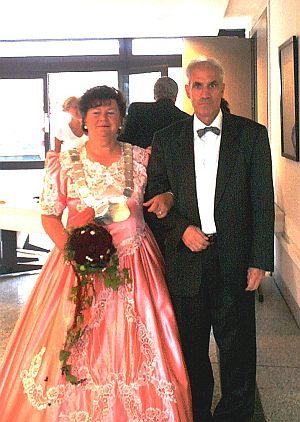 Katharina Rosen, die erste siebenbrgische Schtzenknigin, und ihr Mann Wilfried Rosen. Foto: Bernd Schmidt
