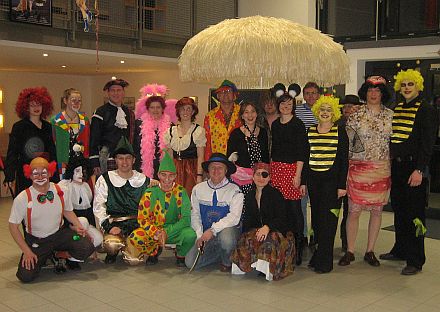 Maskenpflicht beim Klner Karneval - die Bundesjugendleitung in geschlossener Mannschaft.