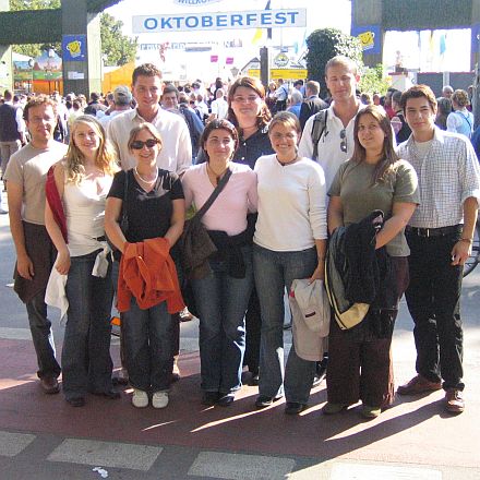 Siebenbrgische Jugendliche aus Baden-Wrttemberg und Bayern kamen in Mnchen zusammen, hier beim Oktoberfest.