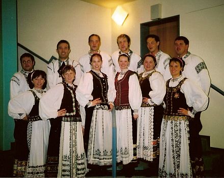 Die Tanzgruppe Nieder-Olm setzt sich durch vielseitige Aktivitten fr siebenbrgisch-schsische Brauchtumspflege ein.