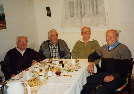 Gesprchsrunde in Heilbronn vor dem Urzelnlauf am 25. Februar, von links nach rechts: Fritz Sill, Michael Henning, Hans Roth und Martin Dietrich.