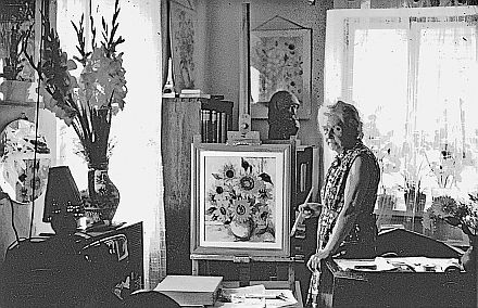 Trude Vandory in ihrem Atelier in Marktschelken, Mitte der siebziger Jahre.