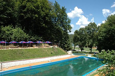  Das Waldbad Zeiden in neuen Gewand nach 100 Jahren. Fotostudio Axente<br>