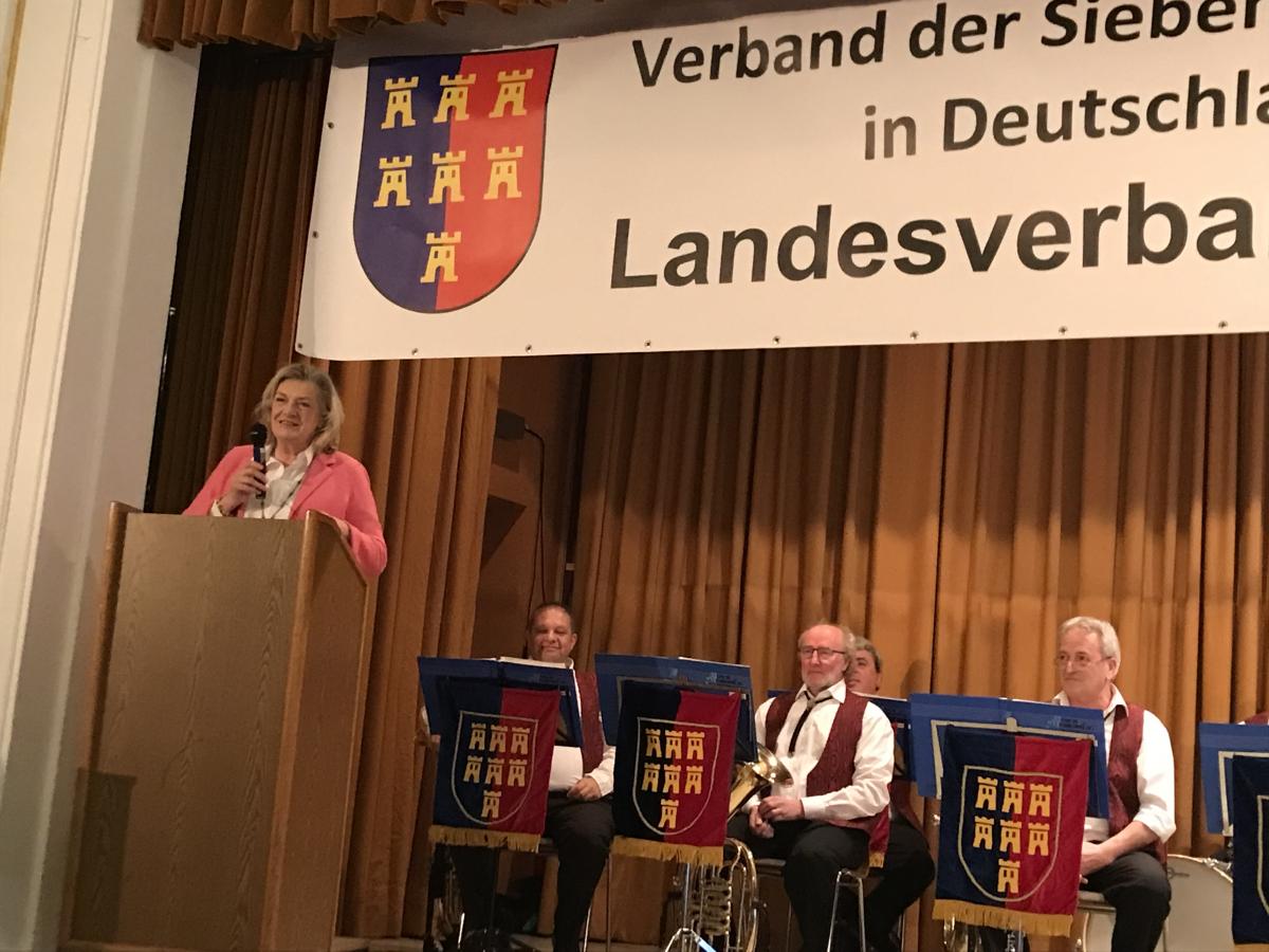 Grußworte und Bericht von Frau Ziegler-Raschdorf ...