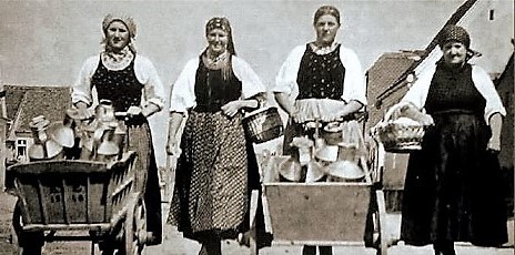 Neppendorfer Milchfrauen auf dem Weg zum Markt in ...