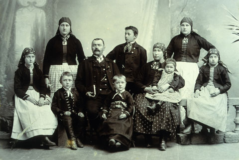 Die Landler-Familie Lederer in Neppendorf, um 1900. Archiv Sedler