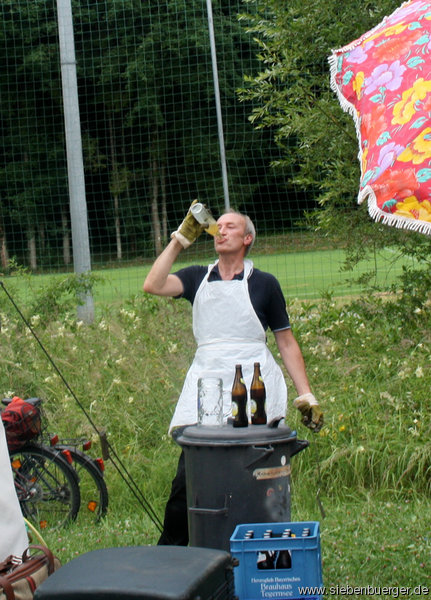 Dieses Grillen mit seinen Nebenwirkungen.