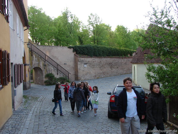 Auf dem Weg zum Spielplatz