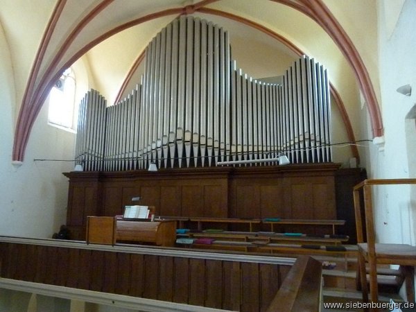 Hauptorgel in der Heltauer Kirche