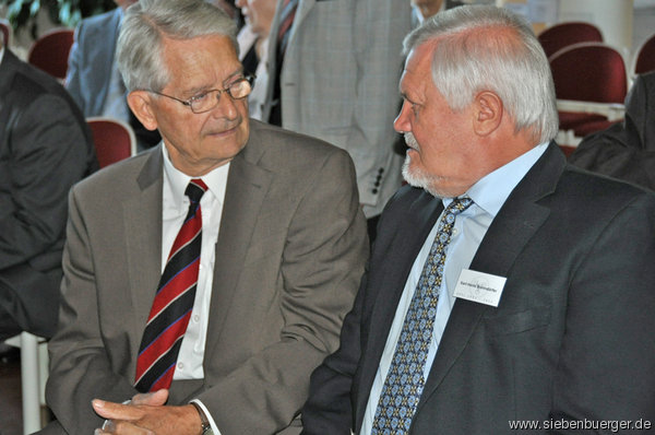 Hatto Scheiner (links) im Gesprch mit Karl-Heinz Brenndrfer