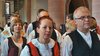 Einzug zum trikonfessionellen ökumenischen Gottesdienst mit Kreuzträger, Zelebranten und Trachtenträger Ungarn