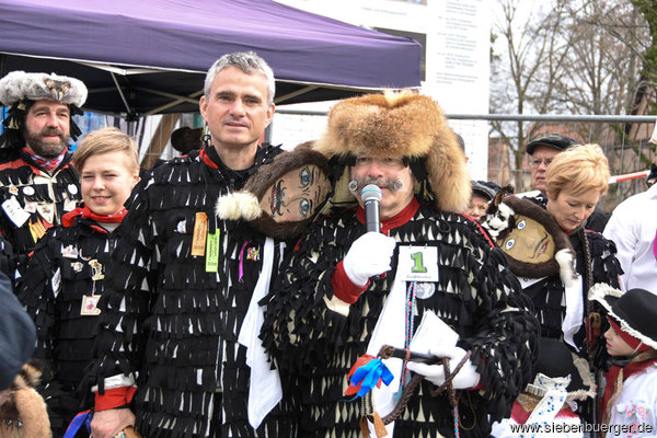 Der neue Brgermeister Holger Albrich wird begrt