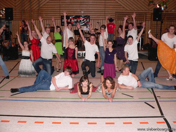 Gruppenbild nach dem Auftritt beim Faschingsball