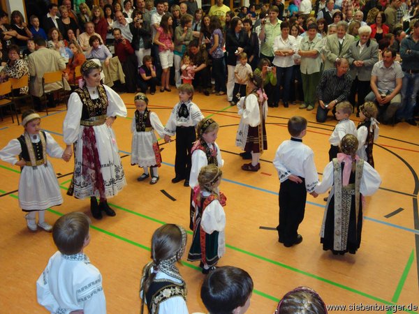 Kindertanzgruppen beim Frhlingsball