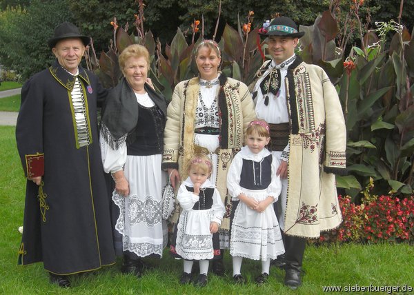 Trachtenfamilie aus Traun