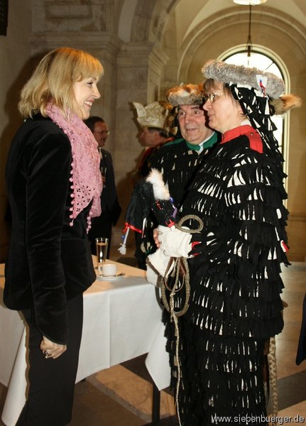 Die Bayerische Justizministerin, Dr. Beate Merk, im Gesprch mit der Landesvorsitzenden Herta Daniel und Zunftmeister Horst Wagner.