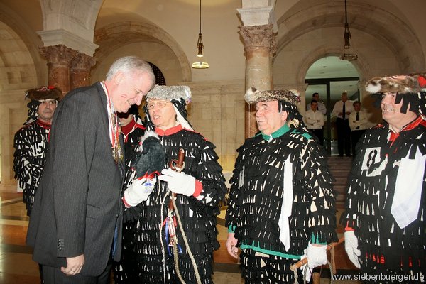 Dem Ministerprsidenten scheint zu gefallen, was er hrt!