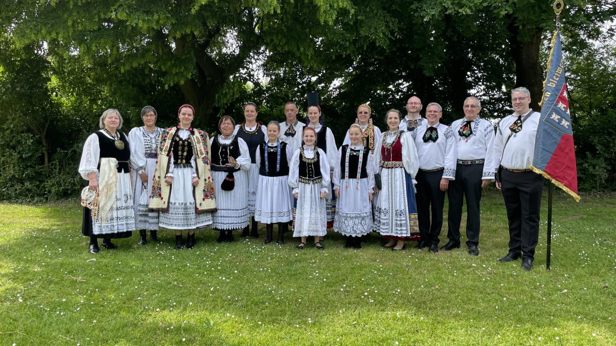 Trachtengruppe der Kreisgruppe beim Sch�tzenfest ...