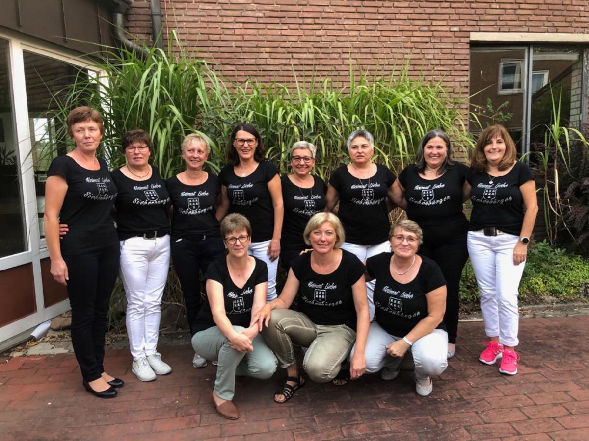 Die Frauengruppe beim Sommerfest 2019 ...