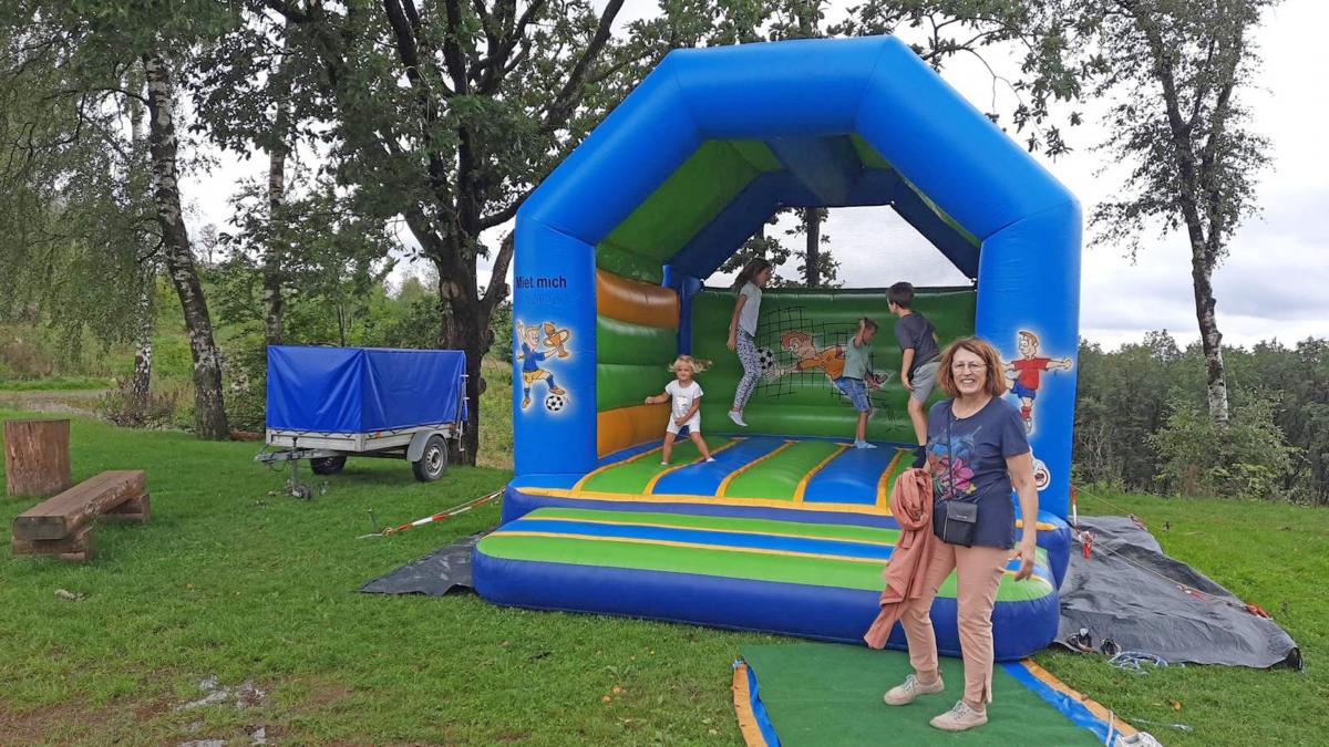 Auch die Kleinsten haben Spa� beim Grillfest 2023 ...