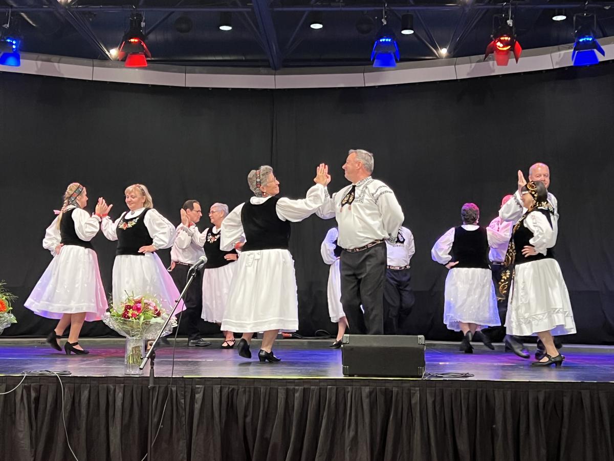 Die Tanzgruppe Wuppertal beim 70j�hrigen Jubil�um ...