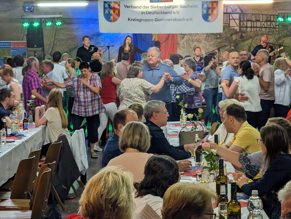 Beste Stimmung beim abschlie�enden Tanz ...