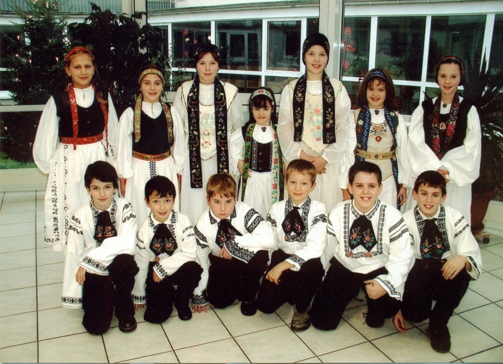 Kindertanzgruppe (2001) ...