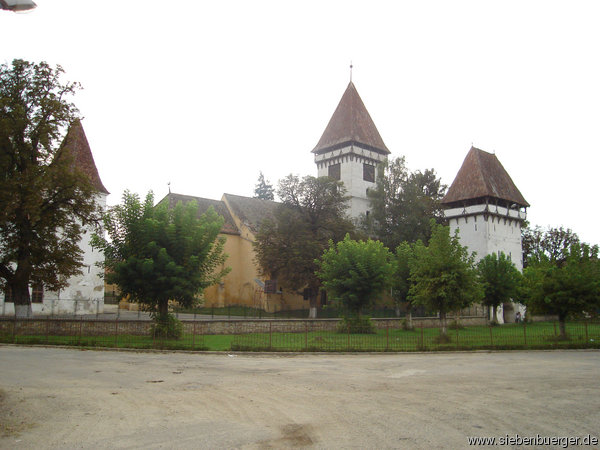 Kirchenburg im Sommer 2007