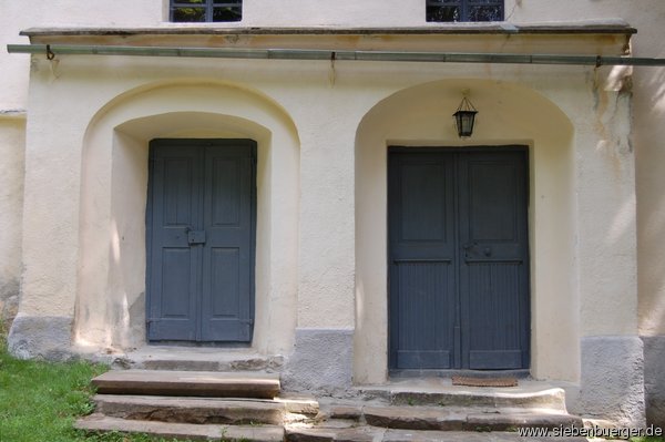Eingang zur Kirche