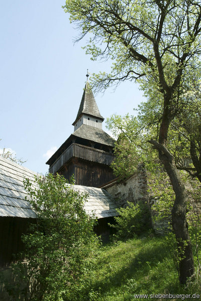 Glockenturm und Aufgang zur Kirchenburg