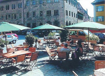 Biergarten vor dem Gasthaus "Zum ...