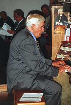 Guido Copony an der Orgel in Brackenheim. Sein ...