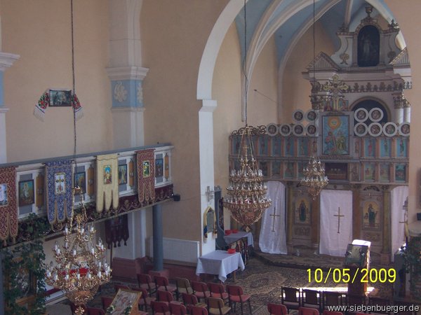 Innenansicht der Kirche mit der Ikonastase und dahinter der ev. Altar 2009