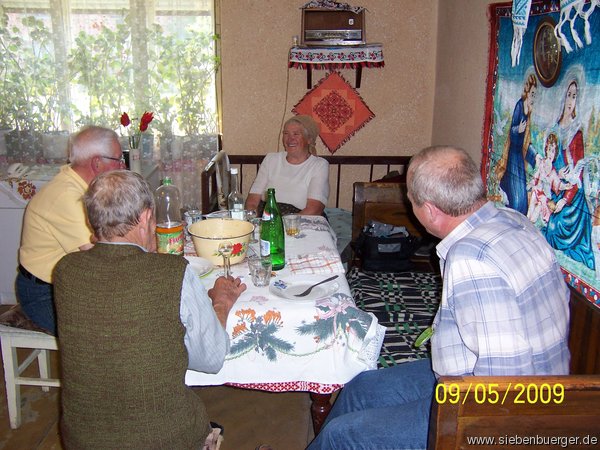 Im Elternhaus bei den jetzigen Bewohnern 2009