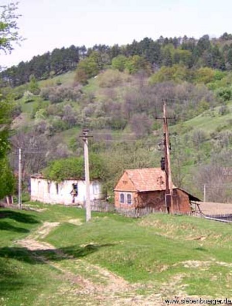 Ruine der orthodoxen Kirche  (Jochen Cotaru, April 2004)